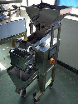 China Single Head Linear Weighing Machine For Sugar / Salt 15L Volume Type supplier